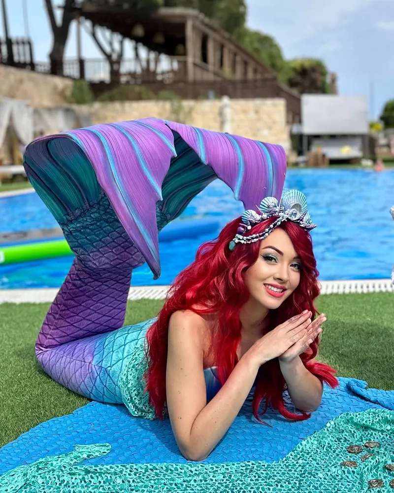 Γοργόνα σε pool party