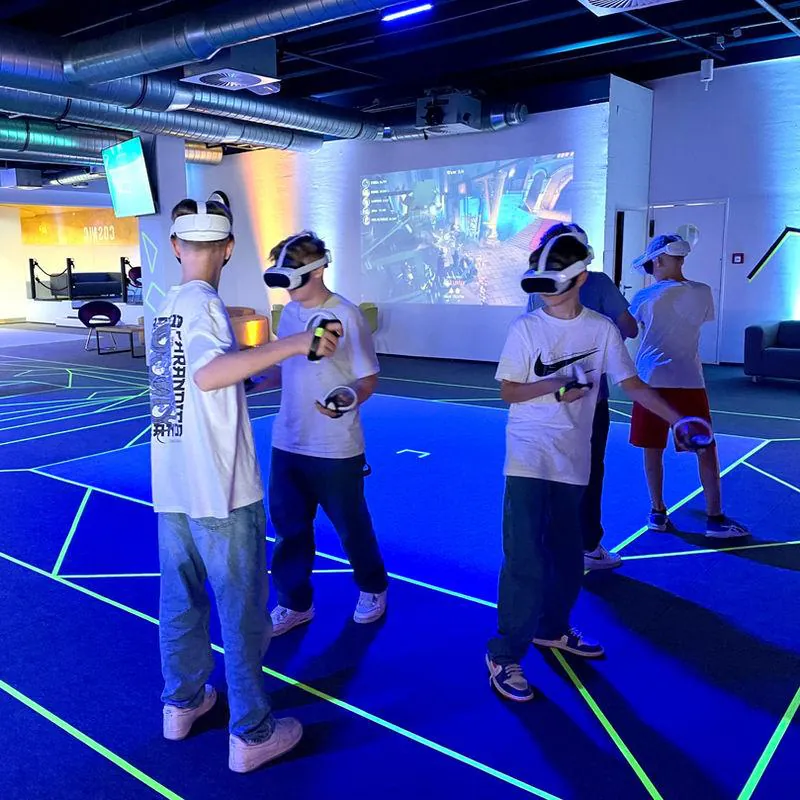 VR MISSION: ENTER ANOTHER WORLD